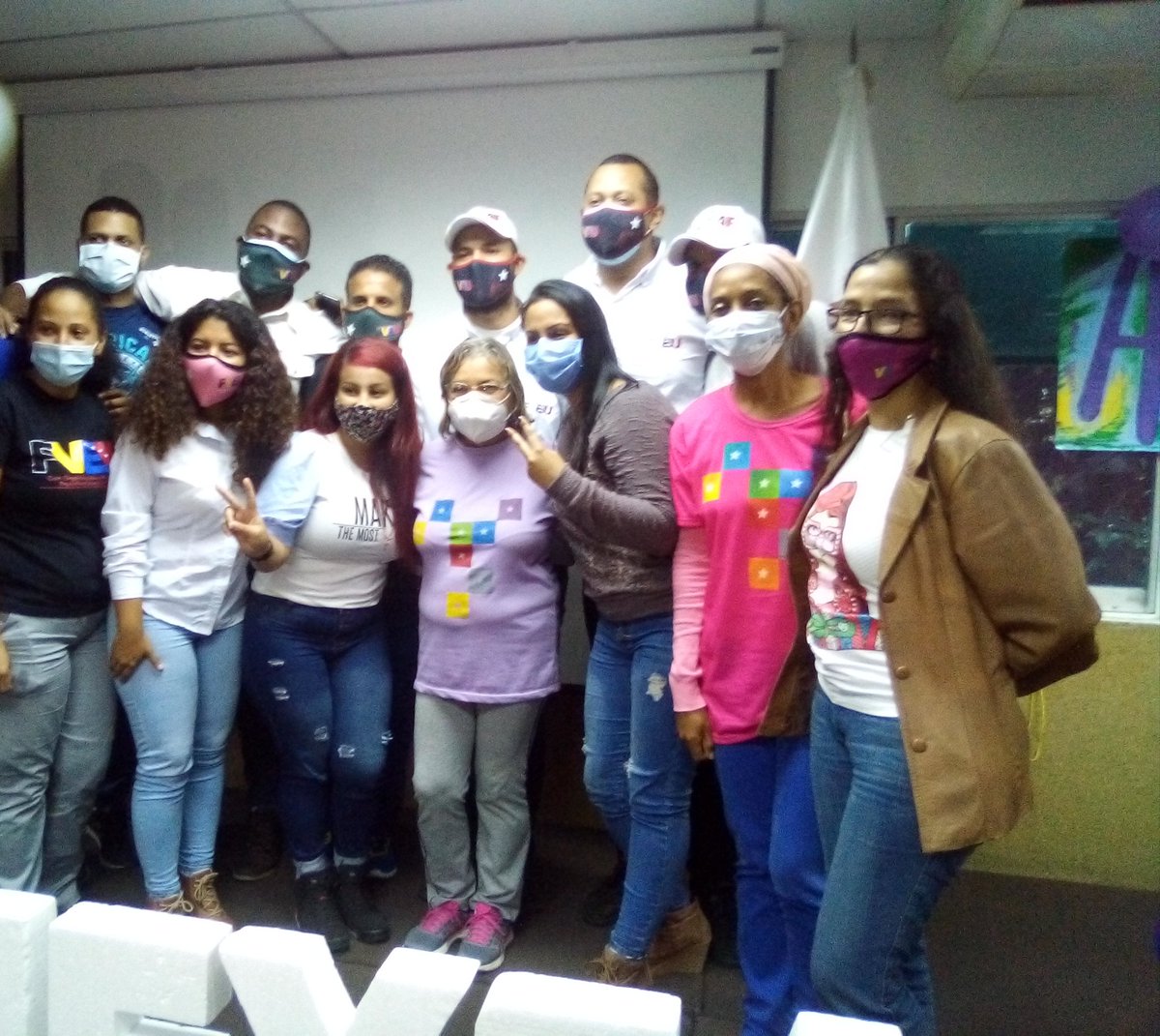 Hoy acompañando a universitarias/os en la UNEXCA, con la intervención de la camarada Gladys Requena, en el marco del Día Internacional de la No violencia hacia la Mujer donde entregaron  propuestas para la AN.  @venvamosjuntas <a href="/gladysrequena/">Gladys Requena</a> <a href="/ComandoafroVen/">comandonacionalafro</a> <a href="/PartidoPSUV/">PSUV</a>