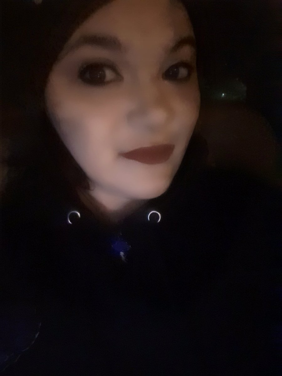 TinyBoxTink's tweet image. Using my #BlackFriday #makeup. Thoughts?

#tellmeimpretty #narcissist #insecurities #SelfieMonster