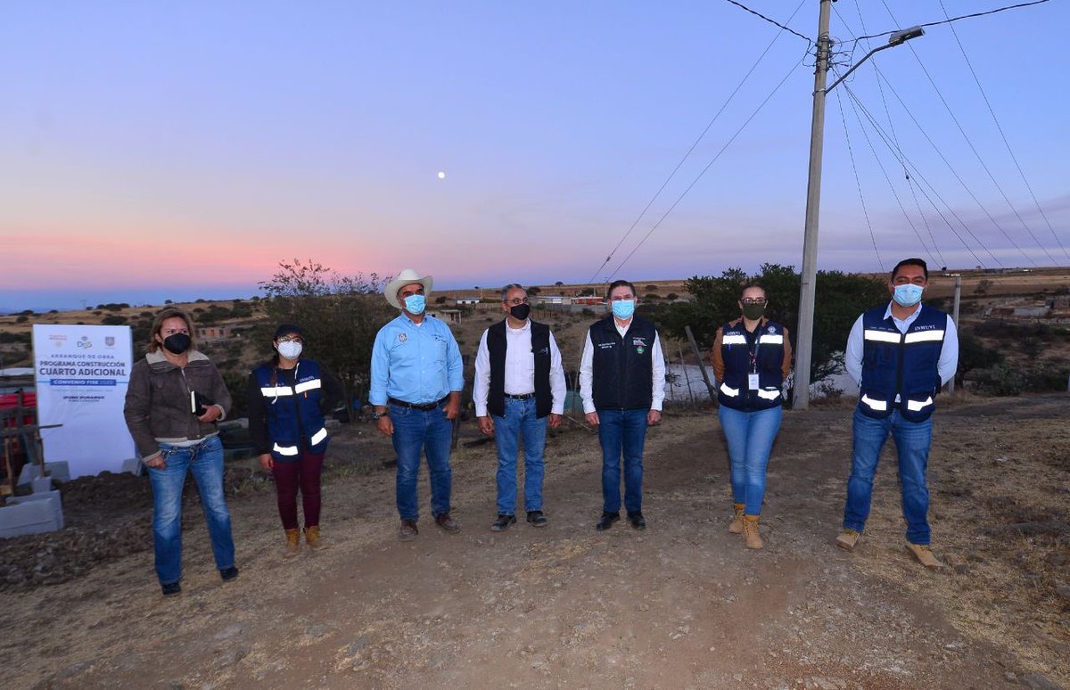 AispuroDurango's tweet photo. Terminamos una intensa gira de trabajo por #LlanoGrande #ElEncinal #ElCentenario y #ElPino. Agradezco al alcalde @JorgeSalum su disposición para sumar esfuerzos en beneficio de todos los habitantes de @DurangoCap. Unidos seguiremos construyendo #ObrasParaVivirMejor. https://t.co/ADuyE10kiv