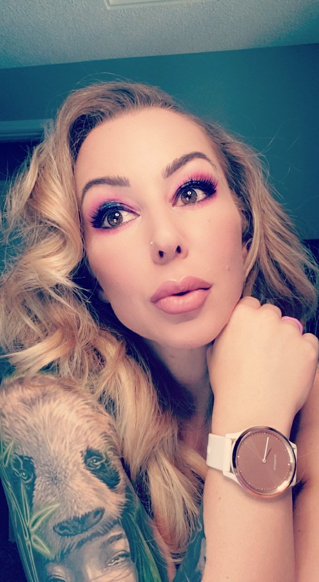 OctaneAmanda's tweet image. Played around with colors today.
#makeupartist #yegmua #yycmua