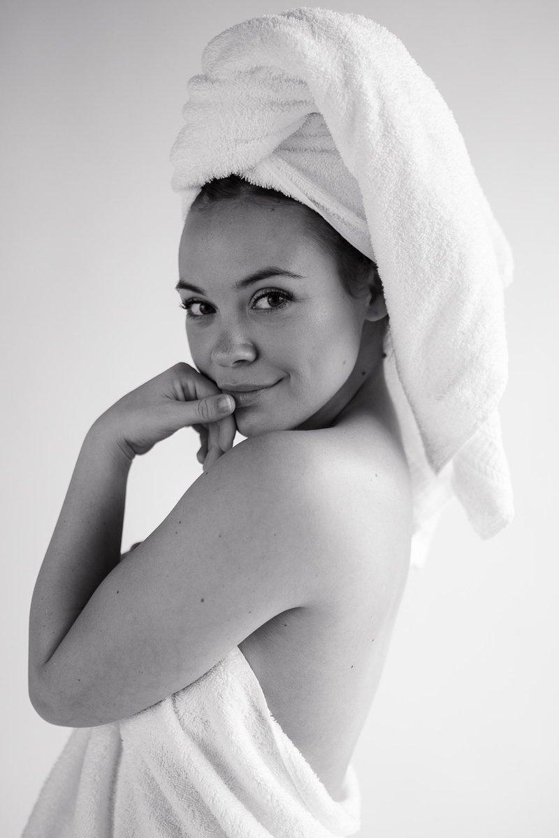 sunsoulsam's tweet photo. smirk 🙈

model: emalie
\ @createlikehoney \ https://t.co/5riA2BXZJO