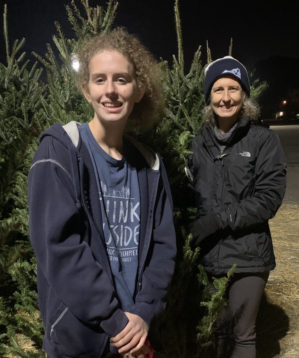JenKiggans's tweet photo. Christmas tree shopping....!!๐#27MoreDays #SantaIsComing #BeGood! https://t.co/BM6cEEZfjB