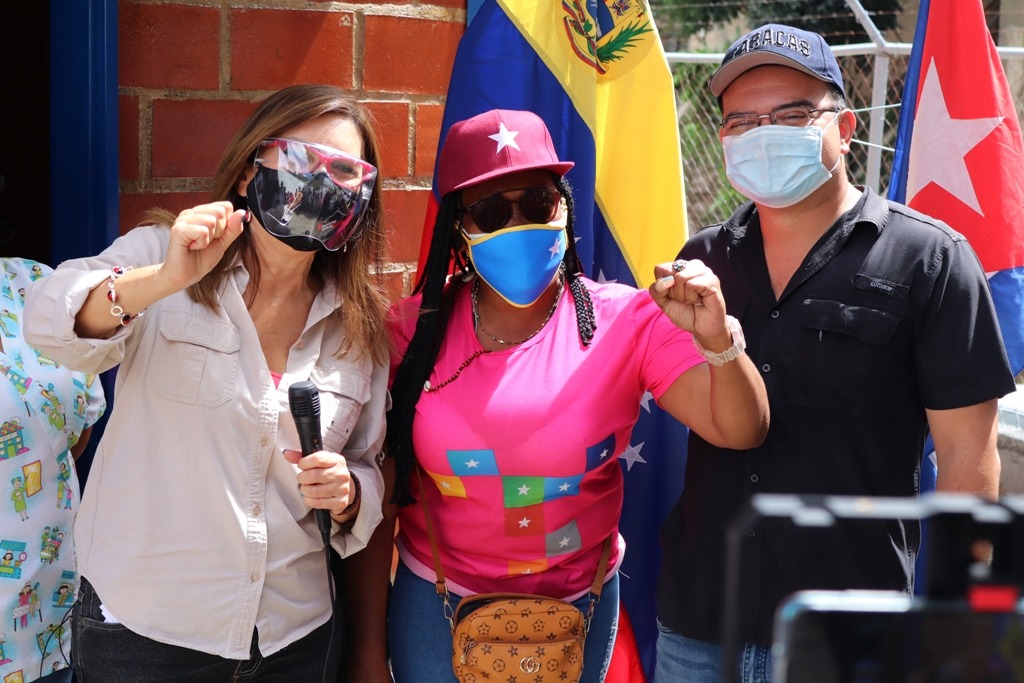 Gracias a la visión estratégica que nuestro Comandante Chávez siempre tuvo y la voluntad inquebrantable de nuestro Presidente Maduro, hoy nuestra Capital cuenta con 756 módulos de Barrio Adentro, que atienden al pueblo Venezolano en sus comunidades. #VotoGarantíaDePaz
