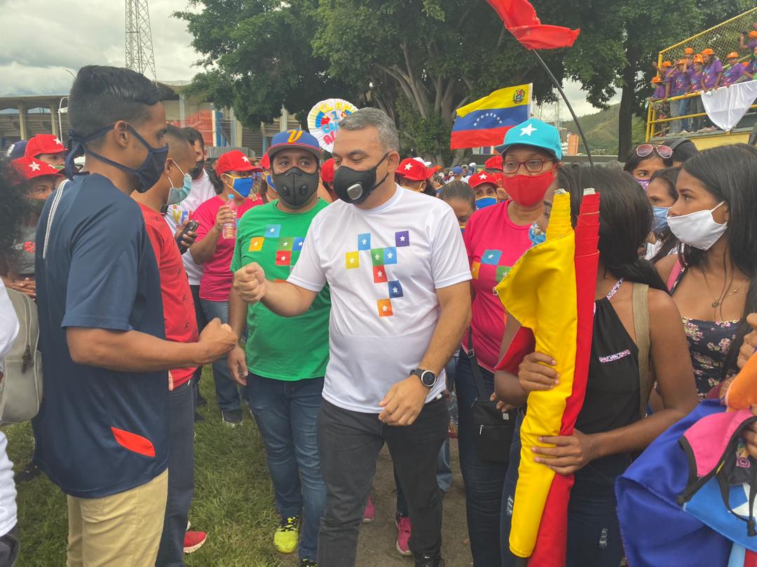 AlcaldePedroB's tweet photo. Hoy #28Nov estuvimos presentes a casa llena en el Hermanos Ghersi junto  @dcabellor y a nuestro Jefe político Gob @R_MarcoTorres el pueblo leal y combativo de #Aragua 
#VotoGarantíaDePaz
@NicolasMaduro @ConCiliaFlores @nicmaduroguerra @PartidoPSUV https://t.co/SbZPTwXZvH