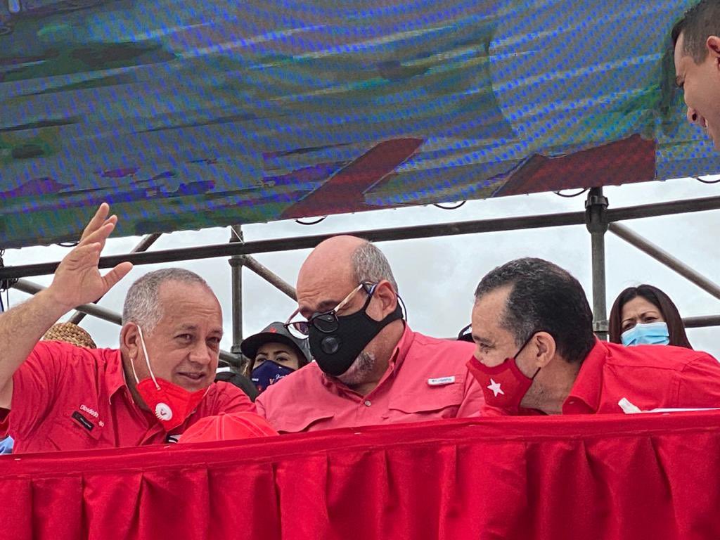 JChavezcarora's tweet photo. @dcabellor @AmeliachPSUV :en el circuito 2 de la Montaña gana Chávez y con la ley #Antibloqueo y la mayoría parlamentaria a partir del 5 de enero del 2021comenzaremos a desbloquear la economía y vendrán tiempos mejores!! https://t.co/bDdvMORuUt