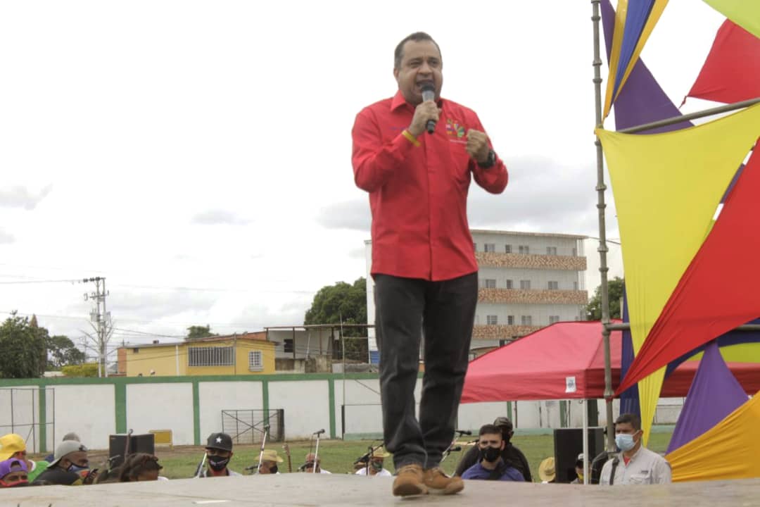 <a href="/dcabellor/">Diosdado Cabello R</a> <a href="/AmeliachPSUV/">Francisco Ameliach</a> :en el circuito 2 de la Montaña gana Chávez y con la ley #Antibloqueo y la mayoría parlamentaria a partir del 5 de enero del 2021comenzaremos a desbloquear la economía y vendrán tiempos mejores!!