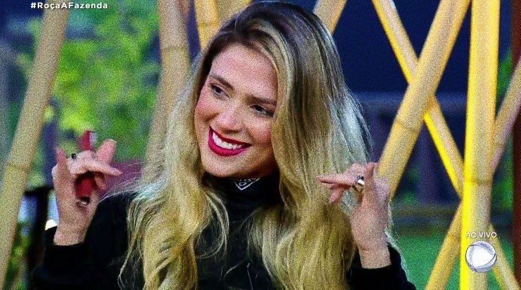 todo mundo concorda que a música “ EU NÃO VOU EMBORA” so começou a ser cantada nas outras edições por causa da protagonista NADJA PESSOA NÉ?
@nadjapessoa_ #FestaAFazenda #Afazenda12 https://t.co/WeRRNuZnd8