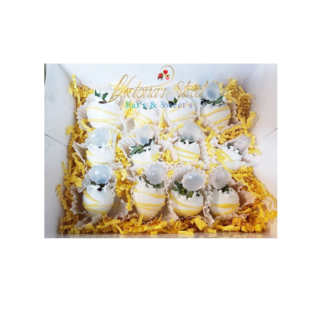 veatsweets's tweet photo. Chocolate Covered Preztels 
Infused Chocolate Covered Strawberries https://t.co/5X6ptIeDdb