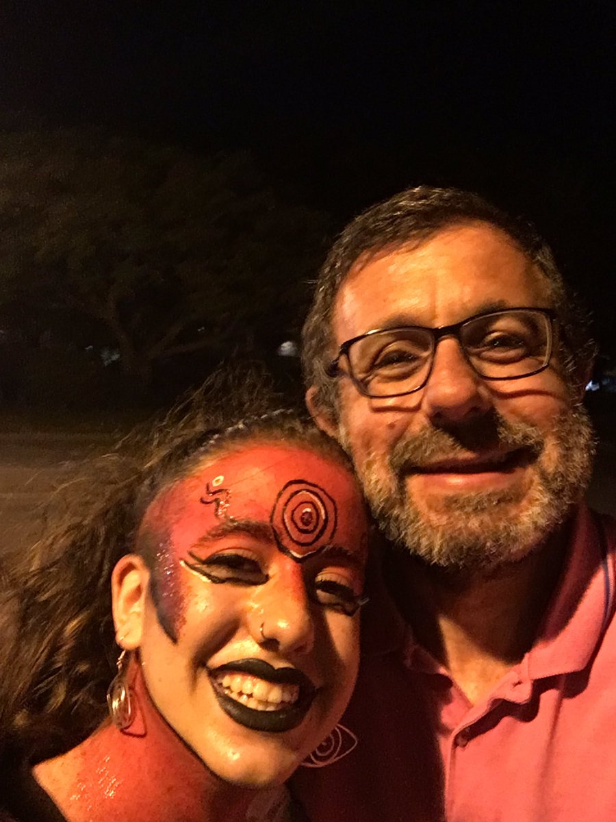 pablomartinis's tweet photo. Tremenda actuación de #CONLAPROLE en el Teatro de Verano. Cracks las pibas! @conlaprole https://t.co/t75Ep0hTaL