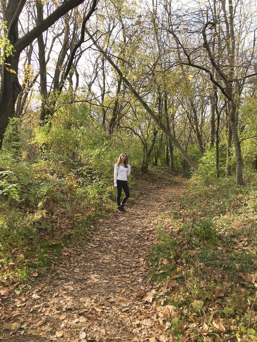 QuartxDiamond's tweet photo. Park strolls 🍃🥰 https://t.co/sYZtZgI6se