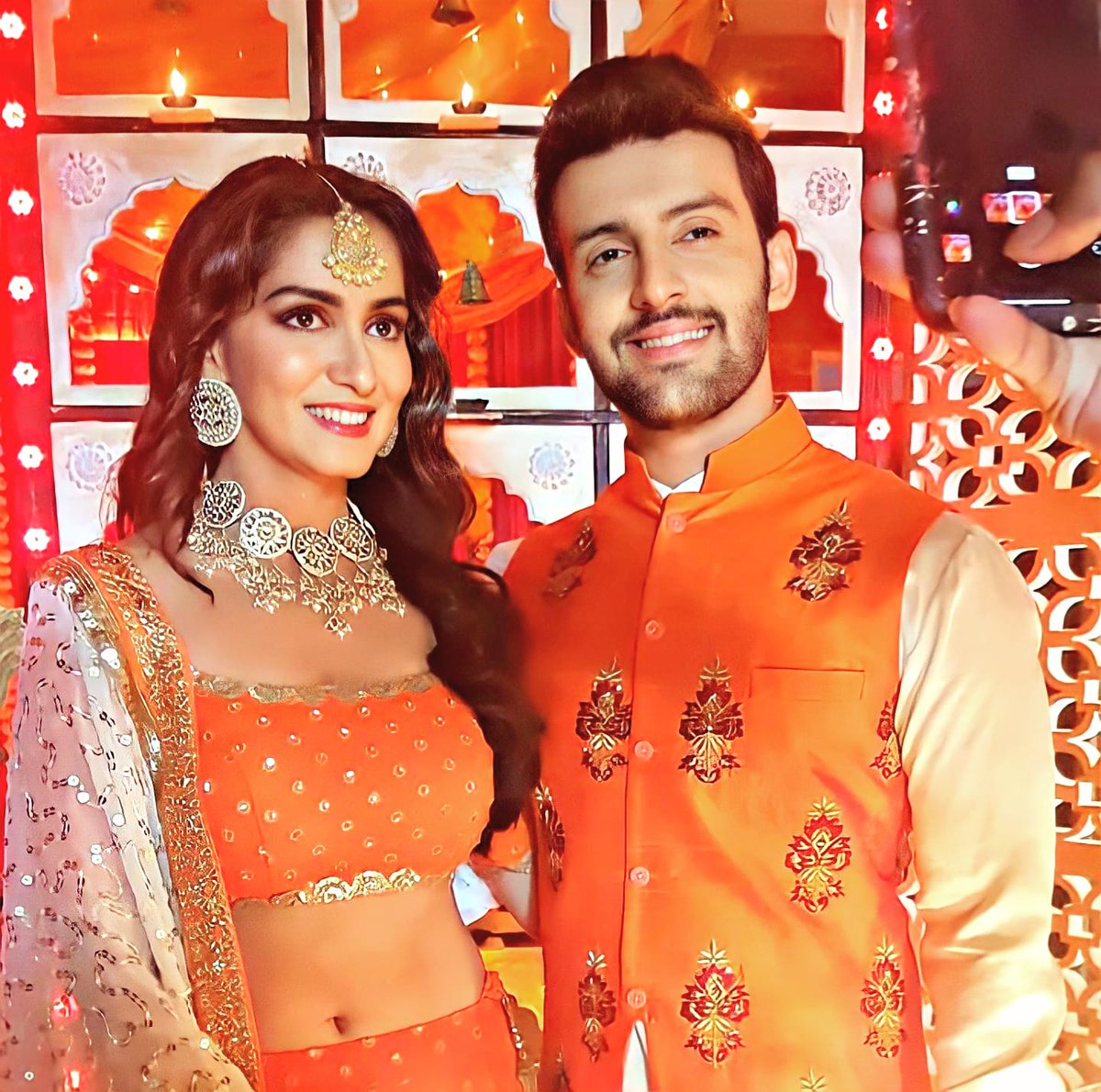 bye_offff32's tweet photo. #Adivya's look for #zeerishteyawards2020 😍🥰 they are looking perfect in orange. Really Excited for this one #SrishtiJain #RaghavTiwari #Adivya https://t.co/kUzf5sL4Kr
