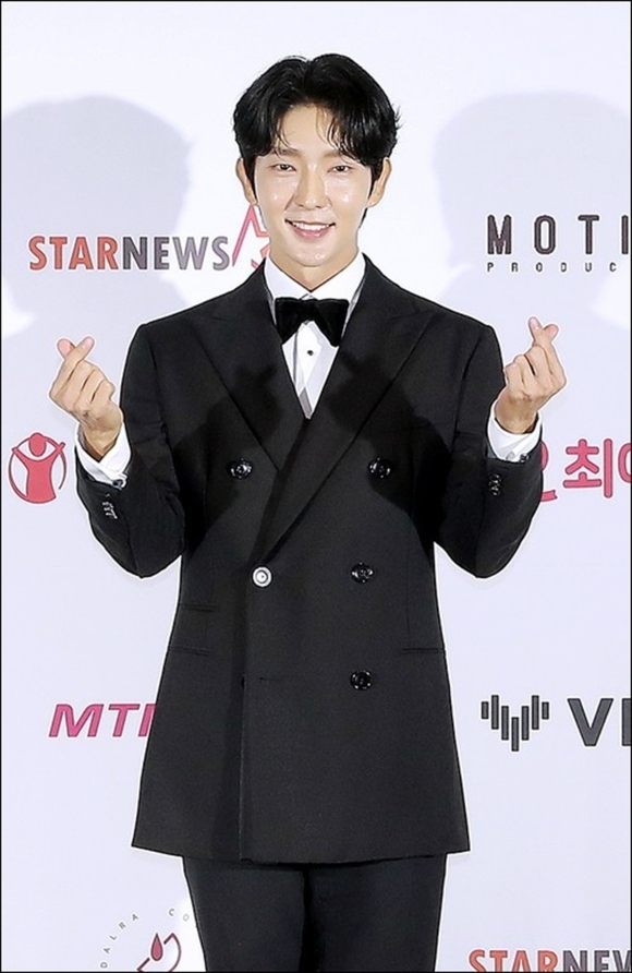 Kstyle Photo イ ジュンギ キム スヒョン ソ イェジら Asia Artist Awards レッドカーペットに登場 T Co 6luwchahdy Asiaartistawards a a イジュンギ キムスヒョン ソイェジ T Co Ogkc33xpeo Kstyle Photo イ ジュンギ キム スヒョン ソ イェジら Asia Artist Awards レッドカーペットに登場 T Co 6luwchahdy Asiaartistawards a a イジュンギ キムスヒョン ソイェジ T Co Ogkc33xpeo