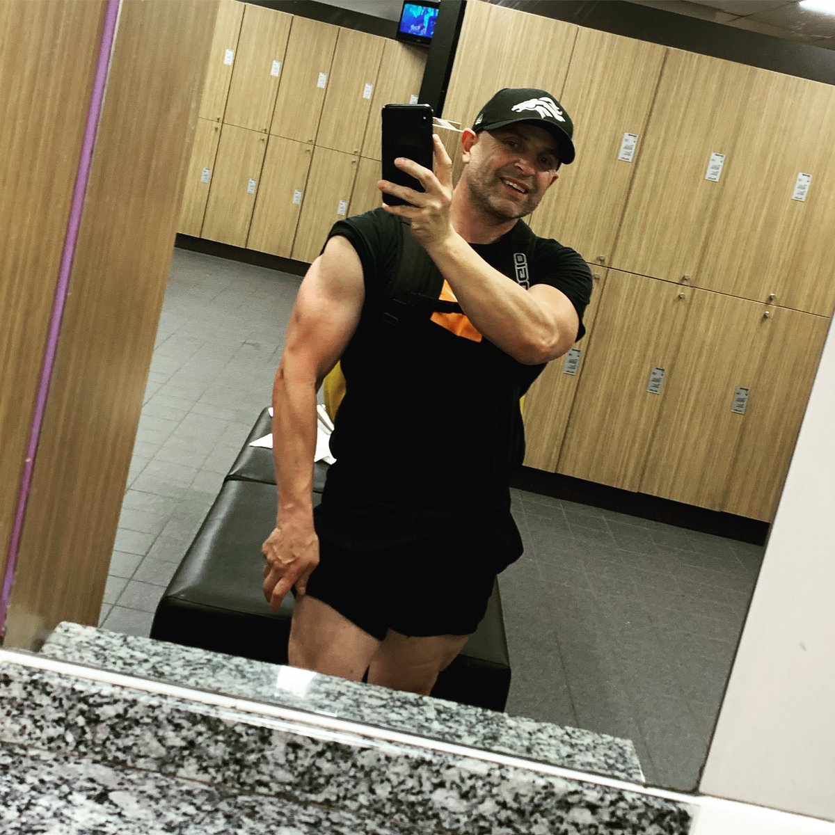 capital_dwell's tweet photo. I’m real . No Fake Handle . Twitter keep censoring shit and I’m gone !!!!! 1st warning . #48 #real #nofakeaccount #FakeNews #BigTech #censorship #FactCheckmytricep https://t.co/wTdxUy2sno