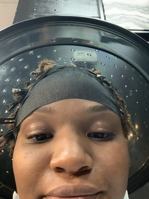 I enjoyed this transition a little too much 😭😭😂🥰 I love my loctician #locs #retwist https://t.co/bXW<a href="/tag/locs"class="tags"><span>#locs</span></a><a href="/tag/retwist"class="tags"><span>#retwist</span></a>