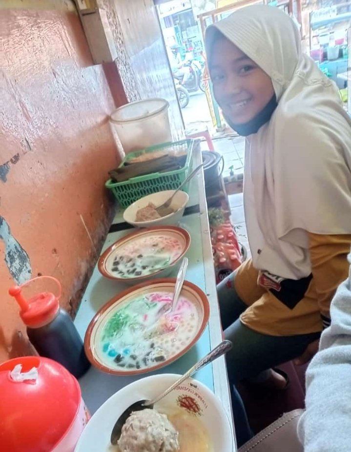 Hari minggu gk masak makan di luar bersama buah hati