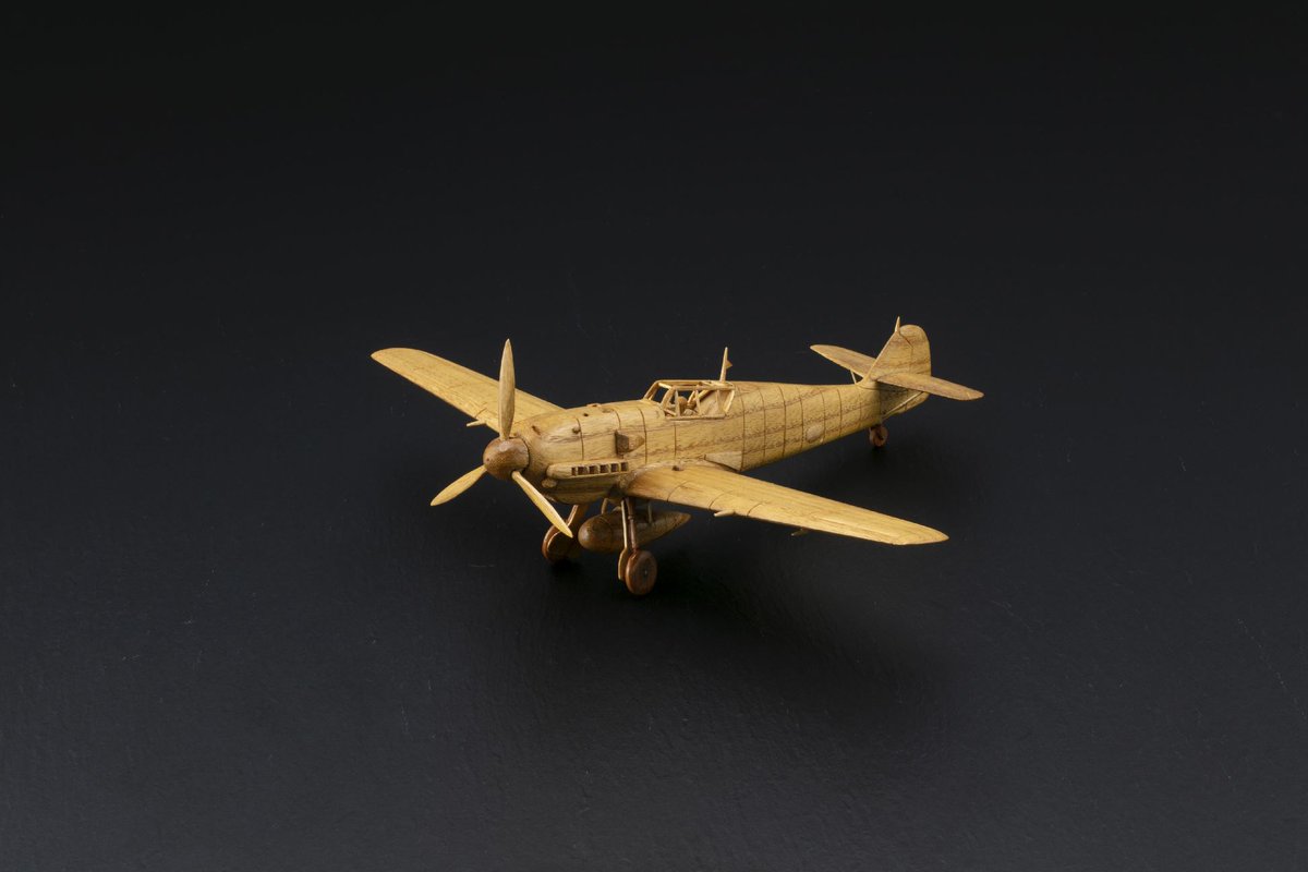 masa3033's tweet photo. 1/12で制作したモデルカーたち⑮
#モデルカー　#カーモデル　#木製カーモデル
#スクラッチビルド #可愛い車　#木の模型　
#modelcar #woodenmodelcar #fullscrach
#scratchbuildersnation
#fairlady240zghondas600subaru360toyota2000gt
#messerschmitt #Fockewuif
#メッサーシュミットフォッケウルフ https://t.co/pty4bHFpw9