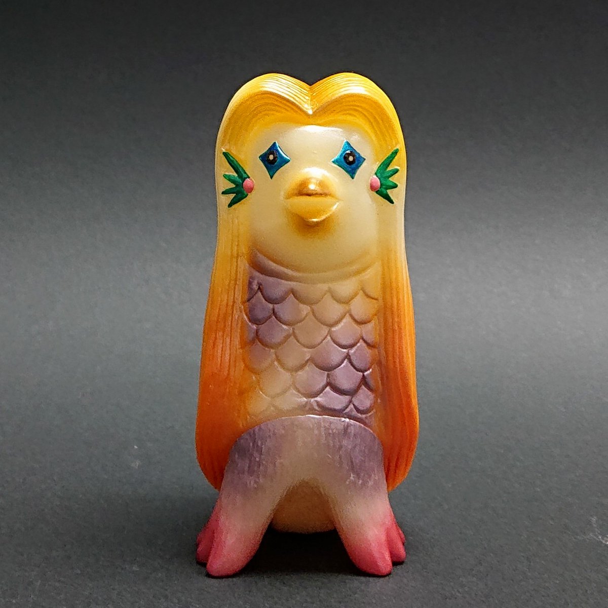 Oneuptoy's tweet photo. 「タライキン 5th」「アマビエソフビ マウント工房彩色 3 (G.I.D)」「YG2020 No,2」「YG2020 YELLOW」 本日 11/29 19:00~ https://t.co/0dYC02Ge3P で販売開始します。#タライキン #アマビエ #YG2020 #ソフビ #アマビエソフビ #てにをは #oneup #oneuptoy #金魚 #ロボット https://t.co/n22tmwmnUB
