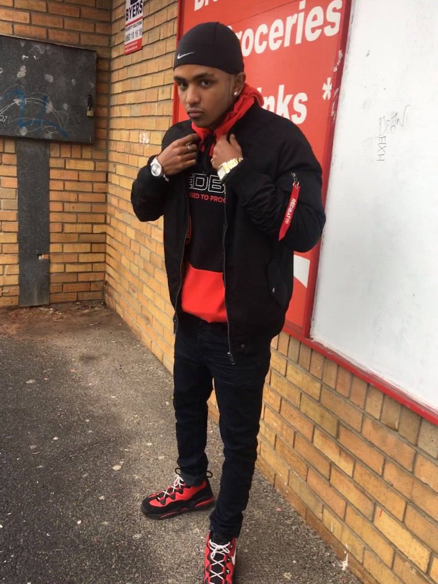 STAY TUNED!!!!🧐🧐....for our last interview of the day😔 we'll be speaking to Kyle Godfrey aka Bounty🤠🤠 on <a href="/Bushradio/">Bush Radio 89.5 FM</a> 📻📻89.5FM with <a href="/KhusiVuka/">Mkuseli Veto</a> 🎙️🎚️on the <a href="/mc895fm/">The Morning Cruise</a> 🌅🏞️at 12:15 on the 17th of November 2020.