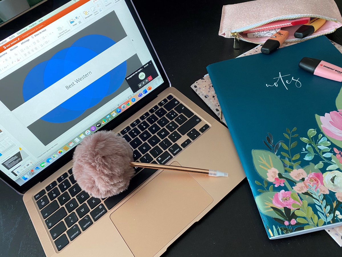 [ CMH from Home ]

Comme à l’image de notre secteur, les étudiants, les enseignants et l’équipe CMH s’adaptent facilement à leur nouvel environnement et leurs nouvelles méthodes de travail 💻💻💻
Bravo à tous #keepgoingon 😉
#takecare #staytuned #homeoffice #schoolathome