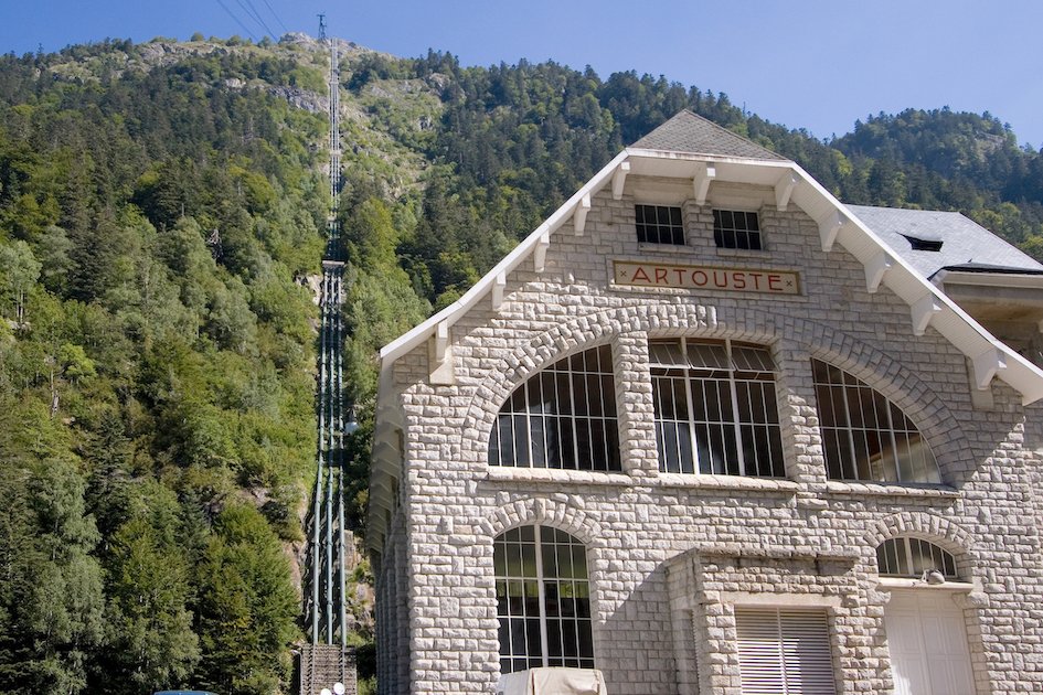 EntEngagees64's tweet photo. 👏 La #SHEM au premier plan de la prévention !
1er producteur d’hydroélectricité des Pyrénées-Atlantiques, ⚡ l’entreprise a intégré la lutte contre les #risquesroutiers…
Lire la suite sur #EE64 👉 https://t.co/KWzyZG3zkk
@RoutePlusSure  -  @ShemHydro https://t.co/TShC9AJzrI