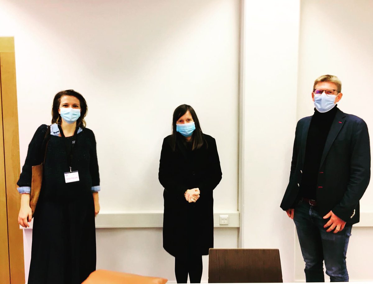 CGFAmsterdam's tweet photo. Rencontre chaleureuse avec les représentants de l'association de parents d'élèves au Lycée français de La Haye! #aefe #paysbas #lyceevangogh #education https://t.co/dCYo338em3