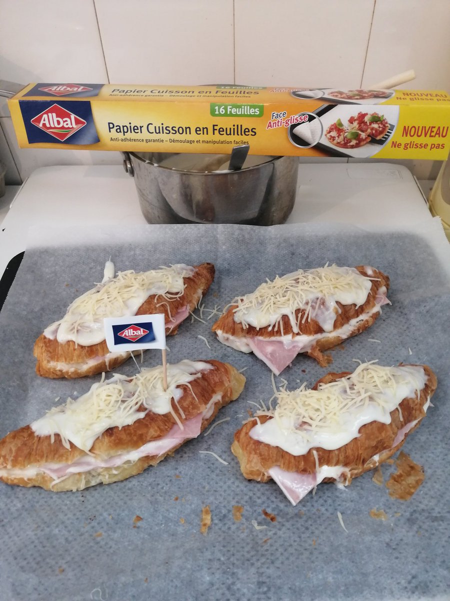 irene_joly's tweet photo. Test papier cuisson anti-glisse Albal.
#MaCuisineAlbal #alba #papiercuisson #antiglisse #ambassadrice #test @albal_france #poireaux #tarteauxpoireaux #diner #testdeproduit #aufourneau #bonappetit https://t.co/A8KCKs6bxm