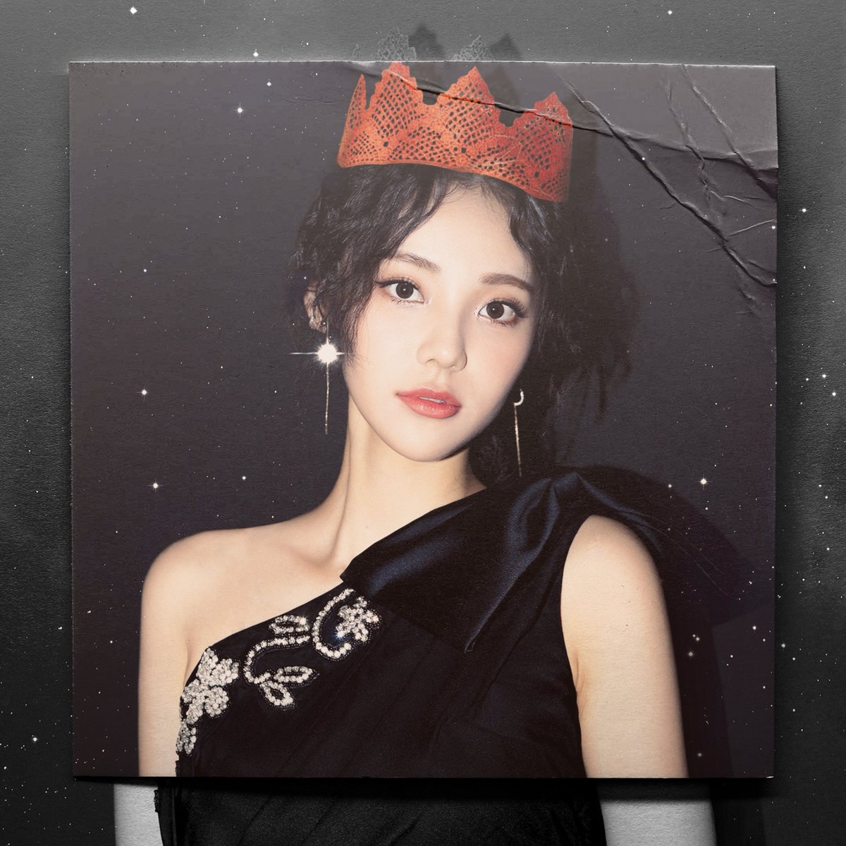 12papermoons's tweet image. peek-a-boo jinsoul and heejin