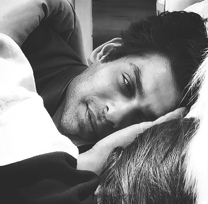 He Didn't Just Fell In Love Wid Her Once...He Fell In Love Wid Her Everytime He Looks At Her...A Thread On Sidharth The- Taadofai-Meri Moti-Shukla #SidNaaz  #SidharthShukla #ShehnaazGiIl