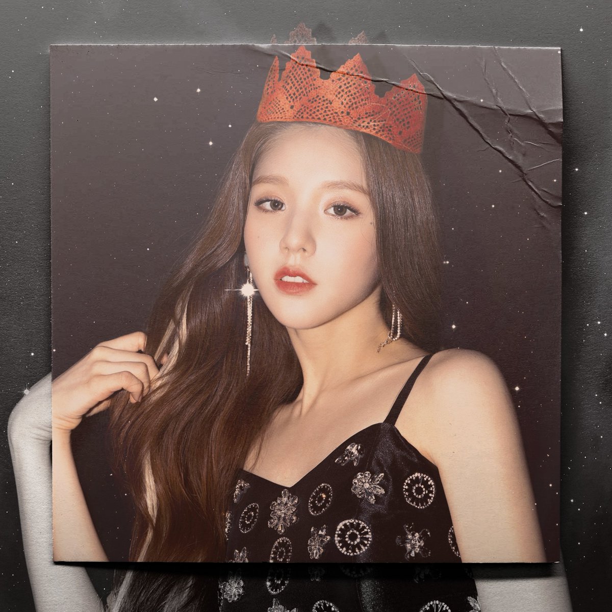 12papermoons's tweet image. peek-a-boo jinsoul and heejin