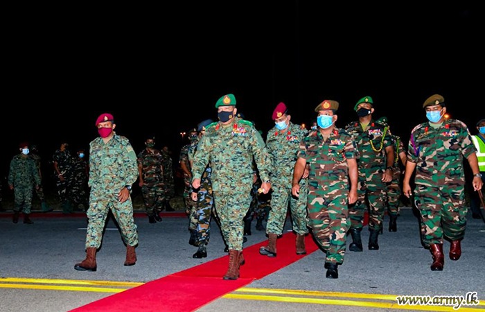 Sri_Lanka_Army's tweet photo. CDS &amp; Commander of the @Sri_Lanka_Army, Lt Gen @SilvaShavendra made a courtesy greet for the group of 7th SL Army Medical Corps and 5th @airforcelk contingent bound for @UN Peace-Keeping Mission in South Sudan prior to their leaving at @BIA_SriLanka today (17).
@SLUNNewYork https://t.co/713lUzy3Ym