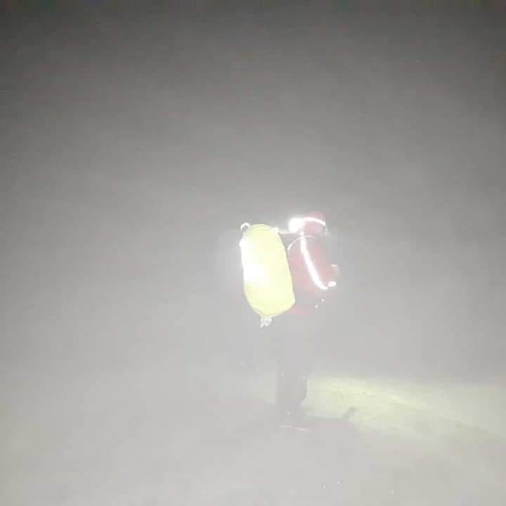 MRSearchDogsEng's tweet photo. #DOGFIND
And this is why.. all the ups and downs to getting a dog team to this standard
As part of a two team #CALLOUT Nathan and SD Oscar found the lost walkers on Amicombe Hill, the other side of the Rattlebrook

Great news in pretty horrible conditions #thenoseknows #sardog https://t.co/PIQUDrTEVz