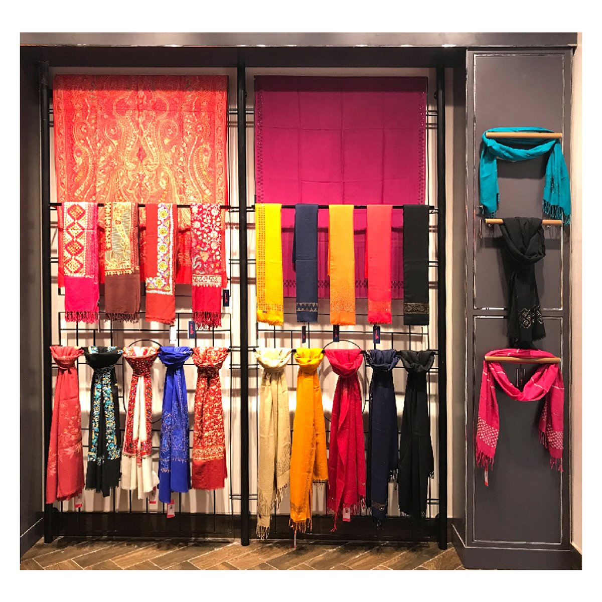 shingorashop's tweet photo. We are happy to announce the opening of our new flagship at Phoenix Palassio Mall, Lucknow. Explore a wide range of Shawls, Scarfs, Dupattas, Men’s Accessories &amp; Home Decor exclusively at Shingora. 

#newstore #storeopening #flagshipstore #lucknow #stoles #scar https://t.co/9QFvIt8uUn