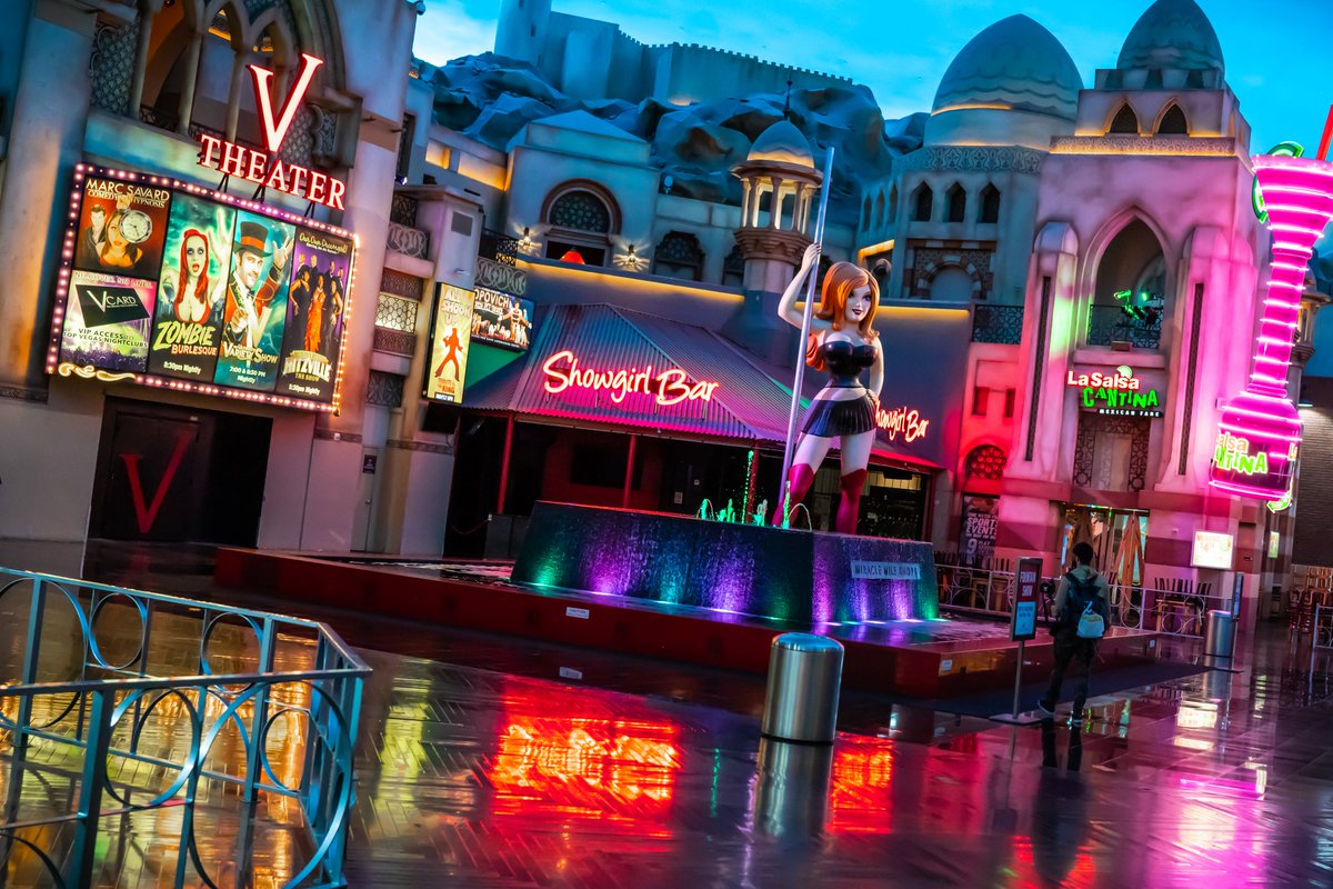 CloudWorksJoe's tweet image. 💎I HOPE you ENJOY this "VEGAS" PHOTO SERIES!💎
👉LIKE or COMMENT #CloudWorks if you saw this!❤️
🌍Location: Vegas | 📸Shot by: Me
#Photography #LasVegas #Year2019 #GOODTIME