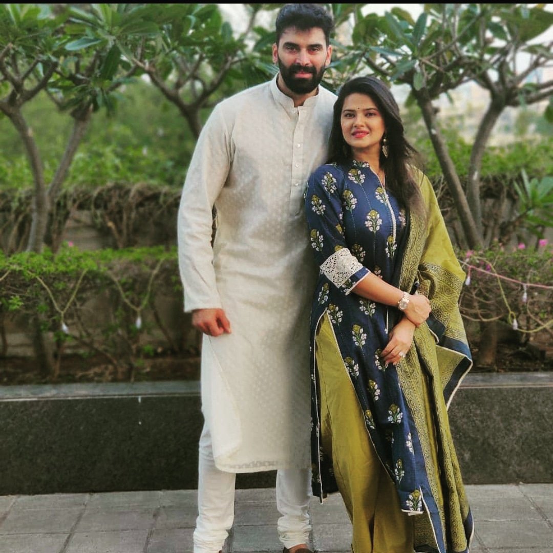 KDinspiresKDFW's tweet photo. ❤❤ @kratikaonly @nikitindheer 

#TeamKDFW https://t.co/lbQdrDjURT