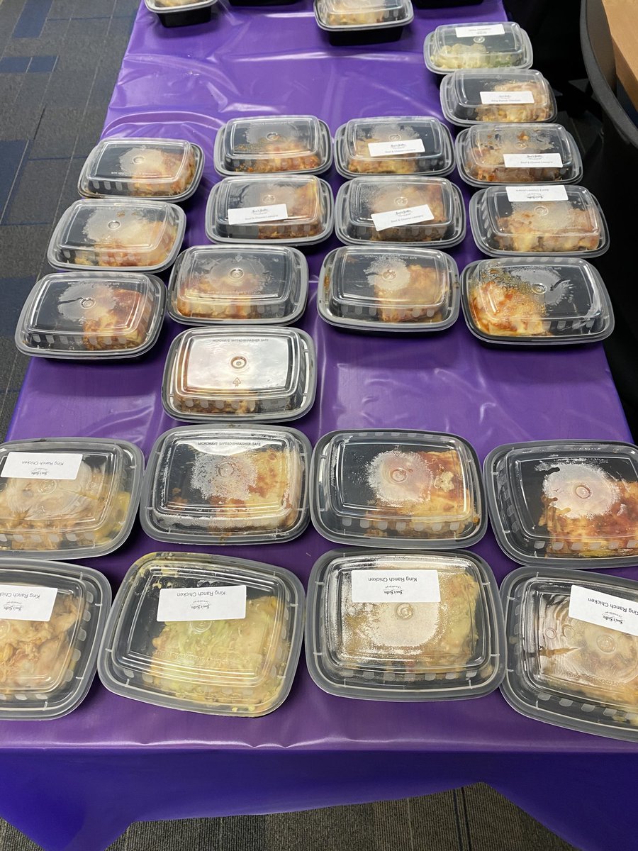 PSE proud of SBEF and our amazing PTA for a Bistro lunch today! 💜Great pasta, salads and yummy desserts!💜 Happy Thanksgiving!💜