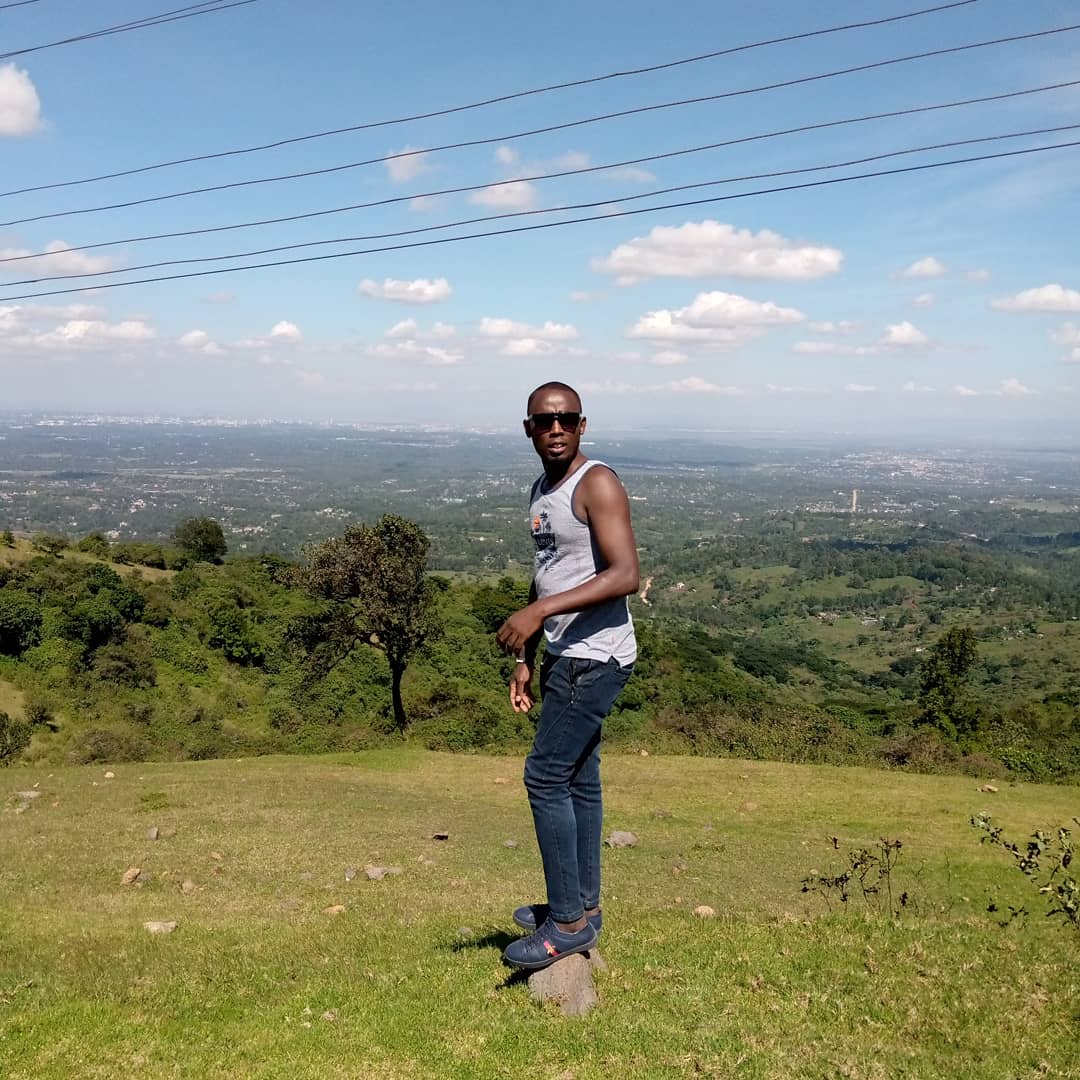 MuriukiB's tweet photo. #PositiveVibesOnly @MuriukiB Ngong hills Kenya.. https://t.co/LICvCkmbqK