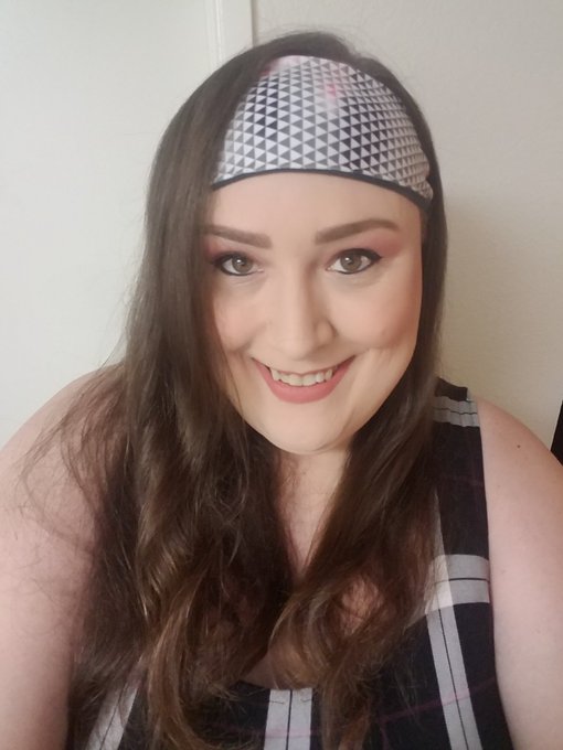 Just me being pretty.  #bbw #trans https://t.co/krHewpfb65<a href="/tag/bbw"class="tags">#bbw</a><a href="/tag/trans"class="tags">#trans</a>