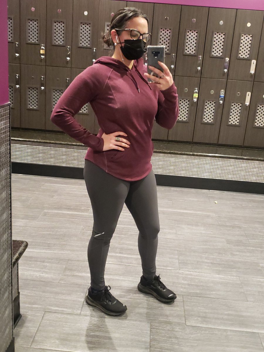 vramireztv's tweet photo. Aquí acabando...La última y nos vamos 💪 😔 #Gym #MeVsMe https://t.co/mEnRVZiWdi