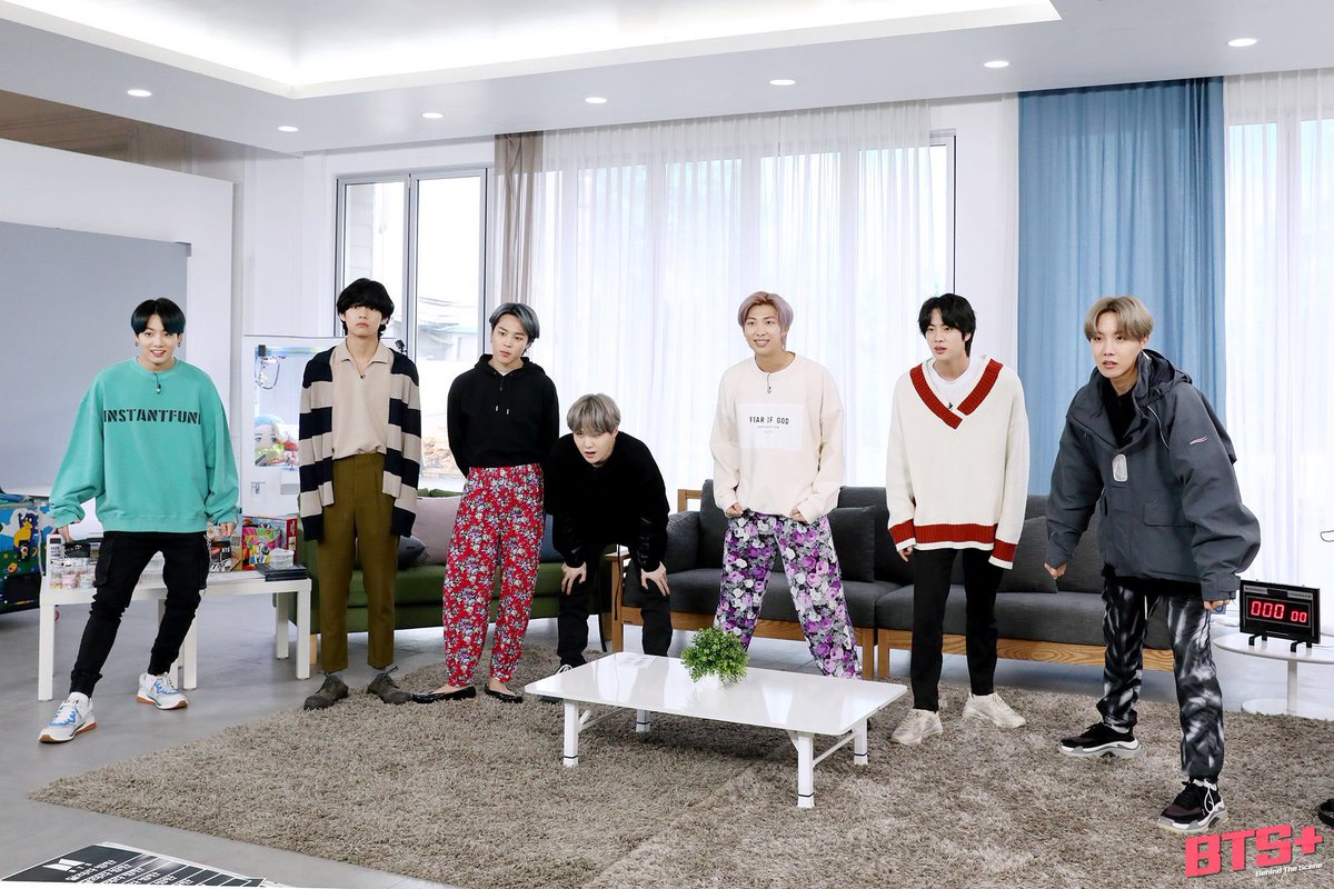 charts_k's tweet photo. Another preview pic for today’s episode of Run BTS (Ep 116) 🏃🏻‍♀️ https://t.co/DYP5BzABD4