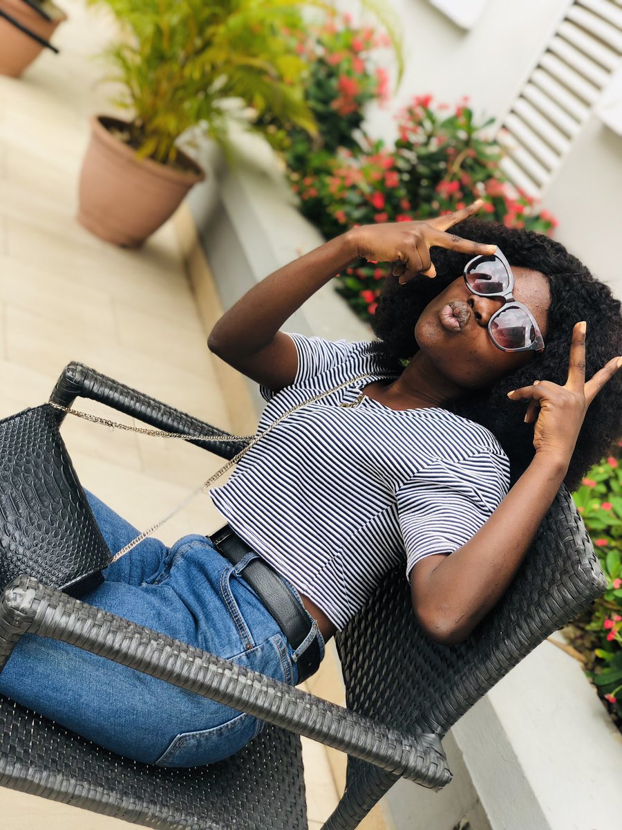 TolaTomsel's tweet photo. #tuesdayvibe #RedVelvet #EricaOurPride new friends and followers please I promise to follow back...don’t follow to unfollow please😑😑cuz I’ll definitely follow you back #DavidoInfinixNote8 #LegendstoutXErica #DavidoandInfinix https://t.co/zHnsG1gpnT
