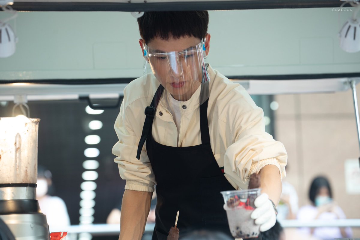 snap_gun's tweet photo. 20201117 พ่อค้าหล่อบอกต่อด้วย 🙈

@AtthaphanP 

#Wallscrunchytruck
#WallsOvaltineWhiteMaltCrunchy
#กันอรรถพันธ์น่ารักกว่าที่คิด https://t.co/vjYRTFDYfH