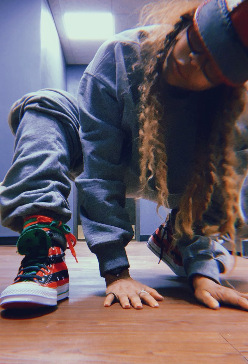 fatbellybella's tweet photo. Passed my bedtime https://t.co/nvuQbIicAN