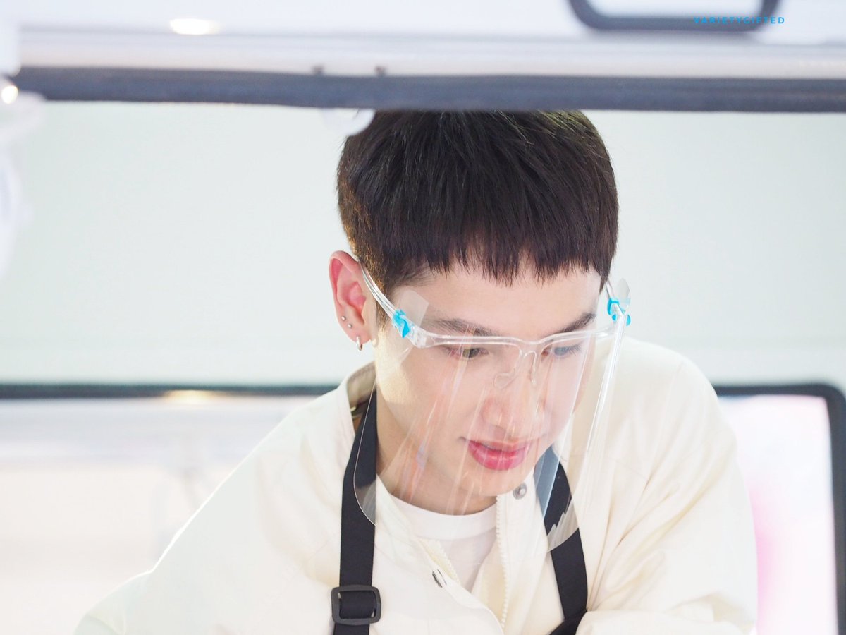 varietygifted's tweet photo. พ่อค้าร้านนี้ น่ารักเกิ๊นนน ตัวน้อยๆ

#WallsOvaltineWhiteMaltCrunchy
#กันอรรถพันธ์น่ารักกว่าที่คิด #ออฟกัน https://t.co/1gmQMN0DwO