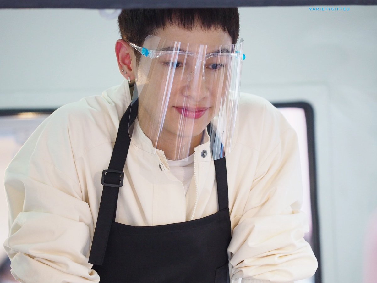 varietygifted's tweet photo. พ่อค้าร้านนี้ น่ารักเกิ๊นนน ตัวน้อยๆ

#WallsOvaltineWhiteMaltCrunchy
#กันอรรถพันธ์น่ารักกว่าที่คิด #ออฟกัน https://t.co/1gmQMN0DwO