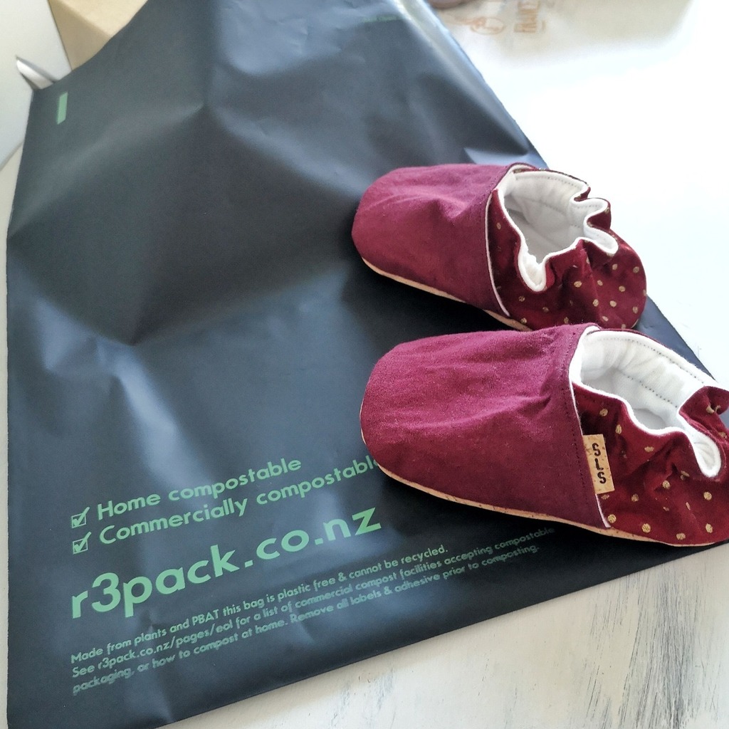 softlittlesouls's tweet photo. 🎄Our Prancer soft soles are dancing out the door in our @r3packnz parcels! 📦 Have you been eyeing up a pair of our Christmas soft soles? Better get in quick! 🎄🎁❤️⠀

.⠀
.⠀
.⠀
.⠀
#nzmade #madeinnz #thesmallcollectivenz #supportmakers #sustainablec… https://t.co/cmilGBLu1A https://t.co/sXadcc2zF6