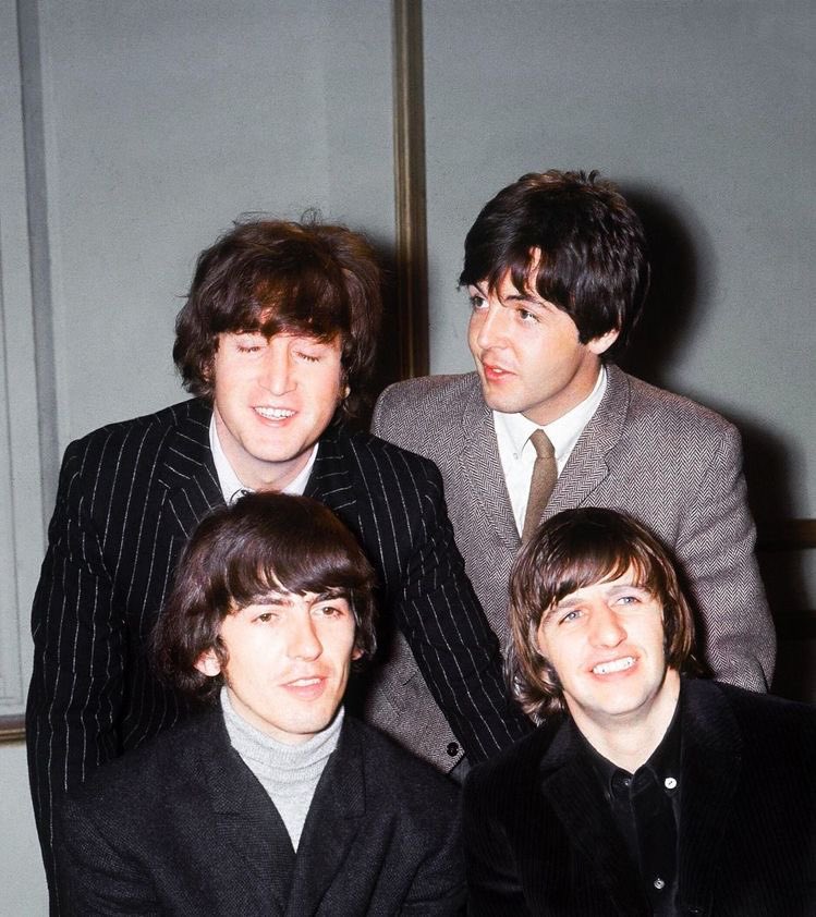 kiwimccartney's tweet photo. that one time the beatles drew each other
-
- 
paul drew george, george drew paul, john drew ringo, and ringo drew john. they each signed their respective depictions https://t.co/7l2tvtkcV2