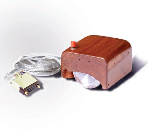 LECAUSTRALIA's tweet photo. Tech History (November 17, 1970) – On this day 50 years ago, Douglas Engelbart received a patent for his “X-Y Position Indicator For A Display System”, more commonly known as the computer mouse (because the cord looked like a tail).
#leadingedgecomputers #onthisday https://t.co/TPjjpSdcSP