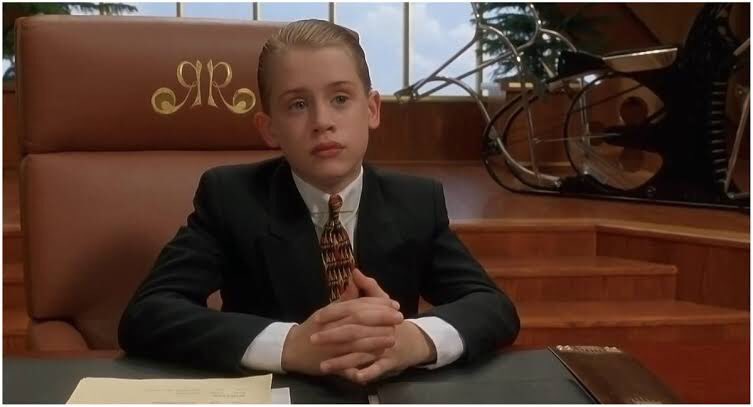 manvgeddon's tweet photo. Como me siento teniendo suscripción a Amazon Prime, Netflix, Spotify, HBO y ahora Disney Plus https://t.co/rgPUSC8S7m