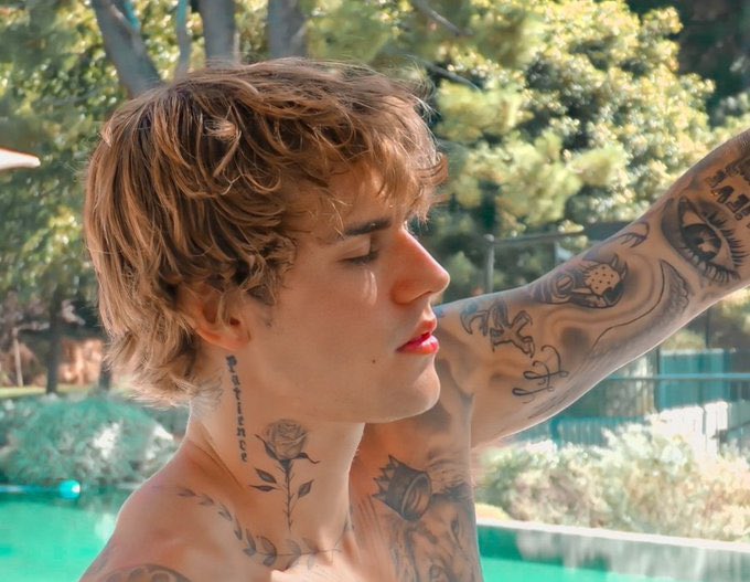 s3ni3_'s tweet photo. Justin Bieber. that’s it. that’s the tweet. https://t.co/ihWCEsDEKQ