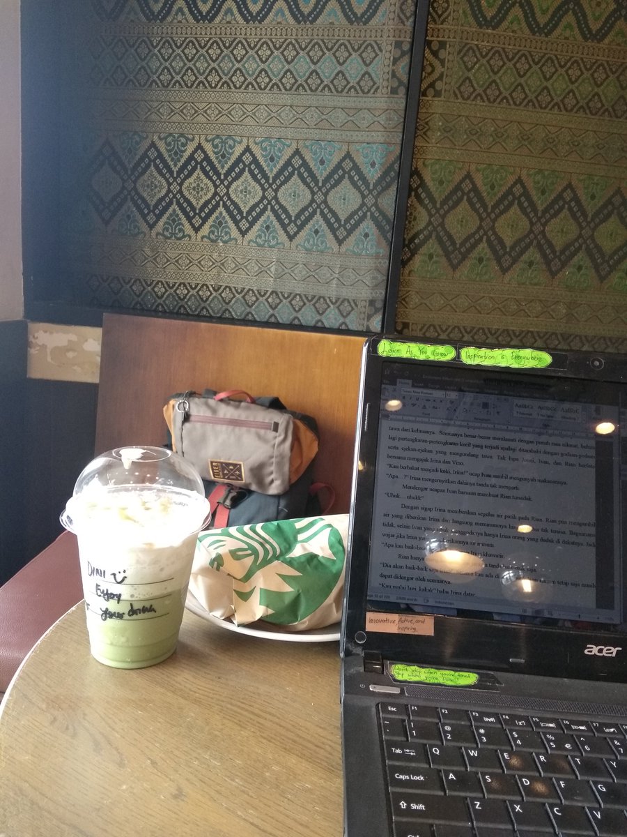 DiniIsnaeni9's tweet photo. One day, my books will done and selling, i hope. And today, i writing during pray of God. #writingcommunity https://t.co/4KH60h8sqW